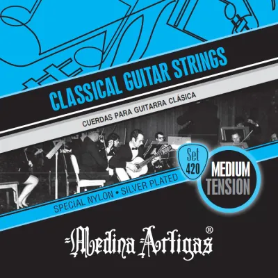 Encordado - Medina Artigas - Guitarra Criolla - Plateada - Sobre Azul - 420  